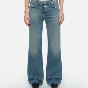 Brand new never worn CLOSED blue jeans